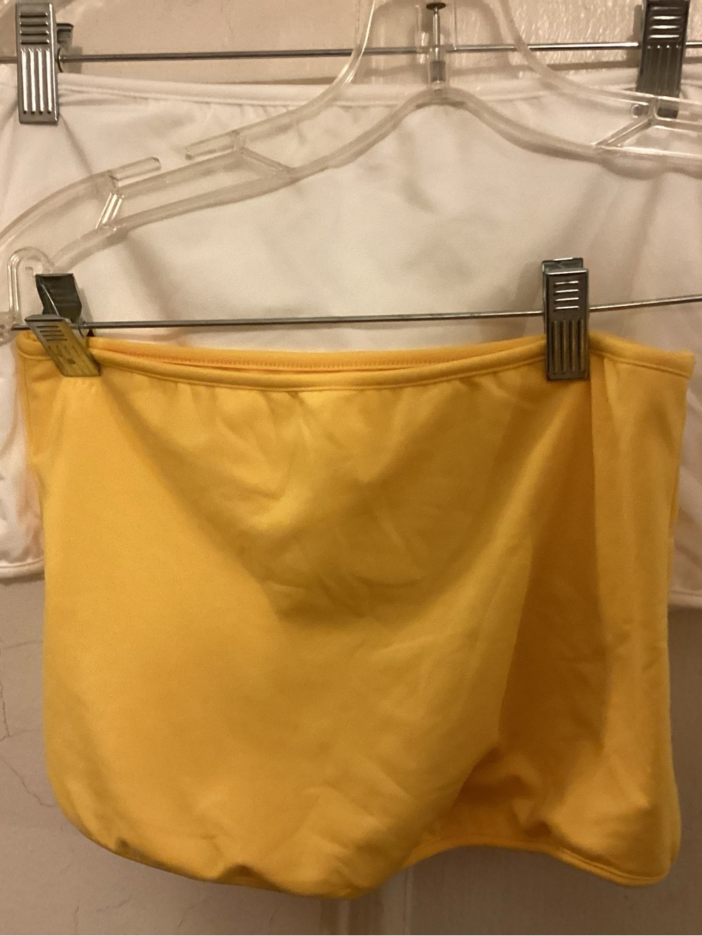 Bundle of 2 med Tube Tops Yellow and White New - Picture 1 of 7